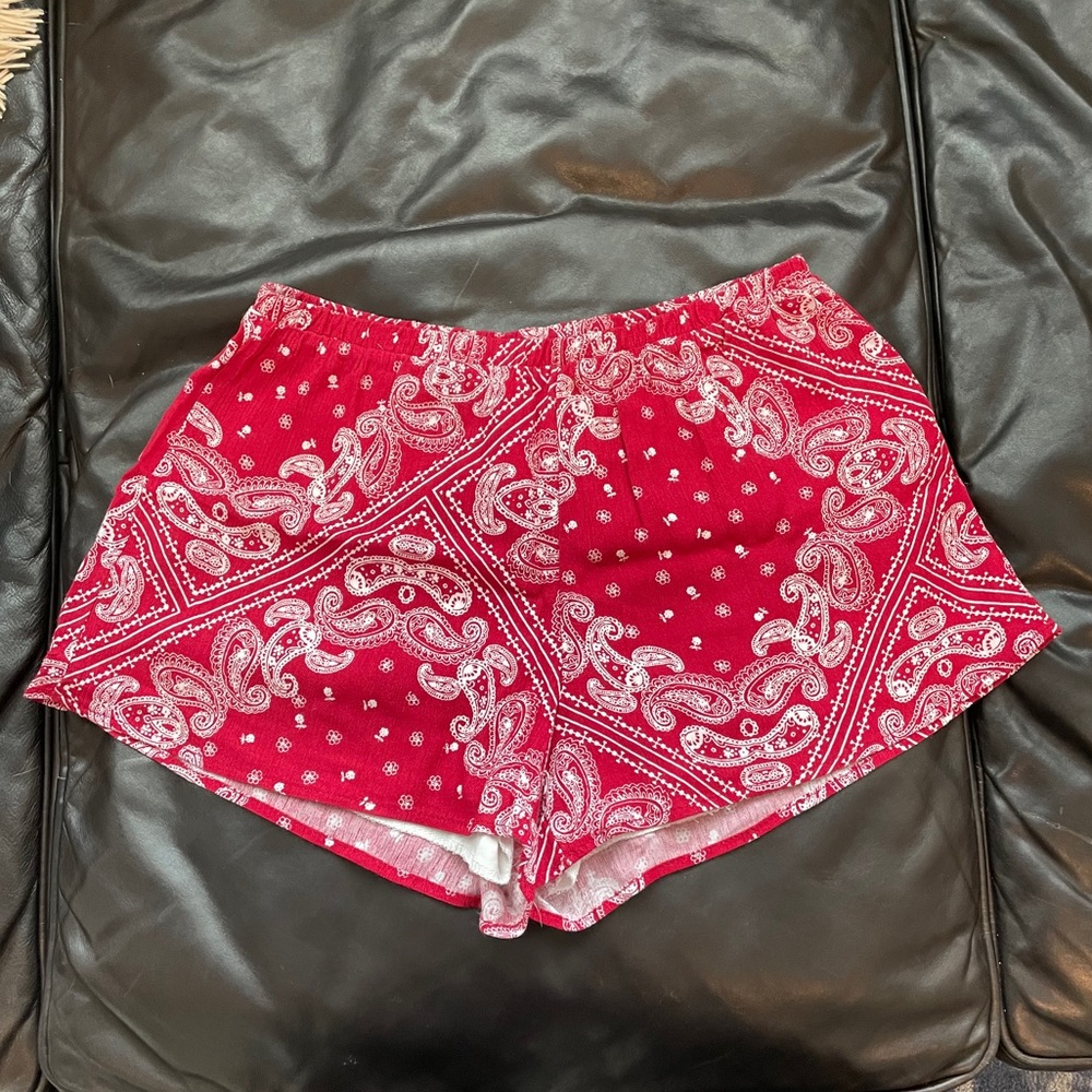 Honey Punch Red Women’s Shorts Size M